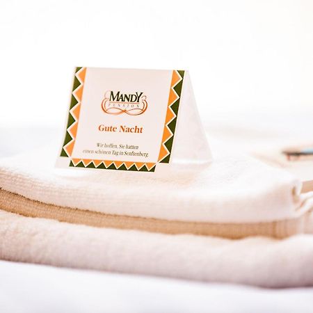 Hotel-Pension Mandy - Adults Only Зенфтенберг Екстер'єр фото