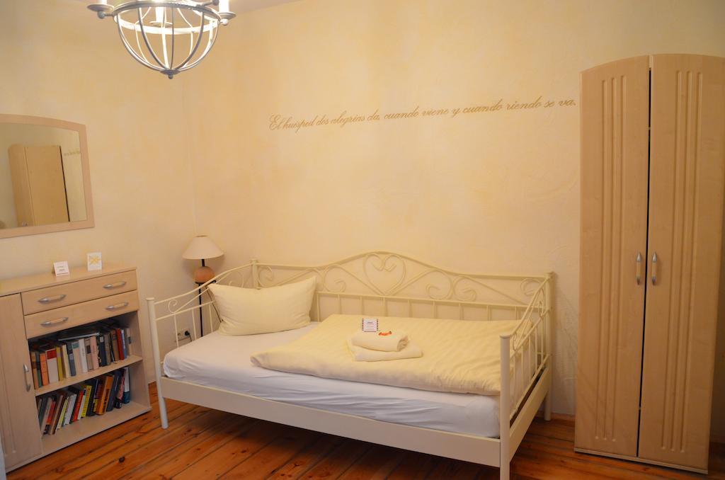 Hotel-Pension Mandy - Adults Only Зенфтенберг Екстер'єр фото