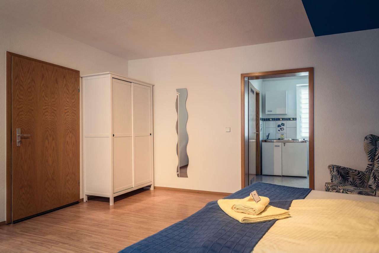Hotel-Pension Mandy - Adults Only Зенфтенберг Екстер'єр фото