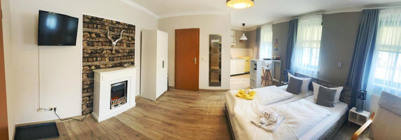 Hotel-Pension Mandy - Adults Only Зенфтенберг Екстер'єр фото