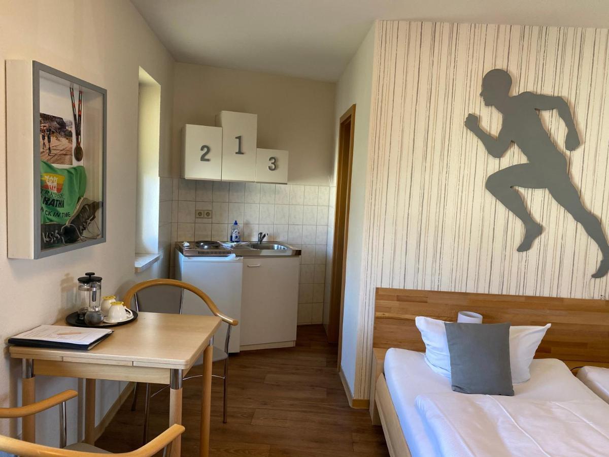 Hotel-Pension Mandy - Adults Only Зенфтенберг Екстер'єр фото